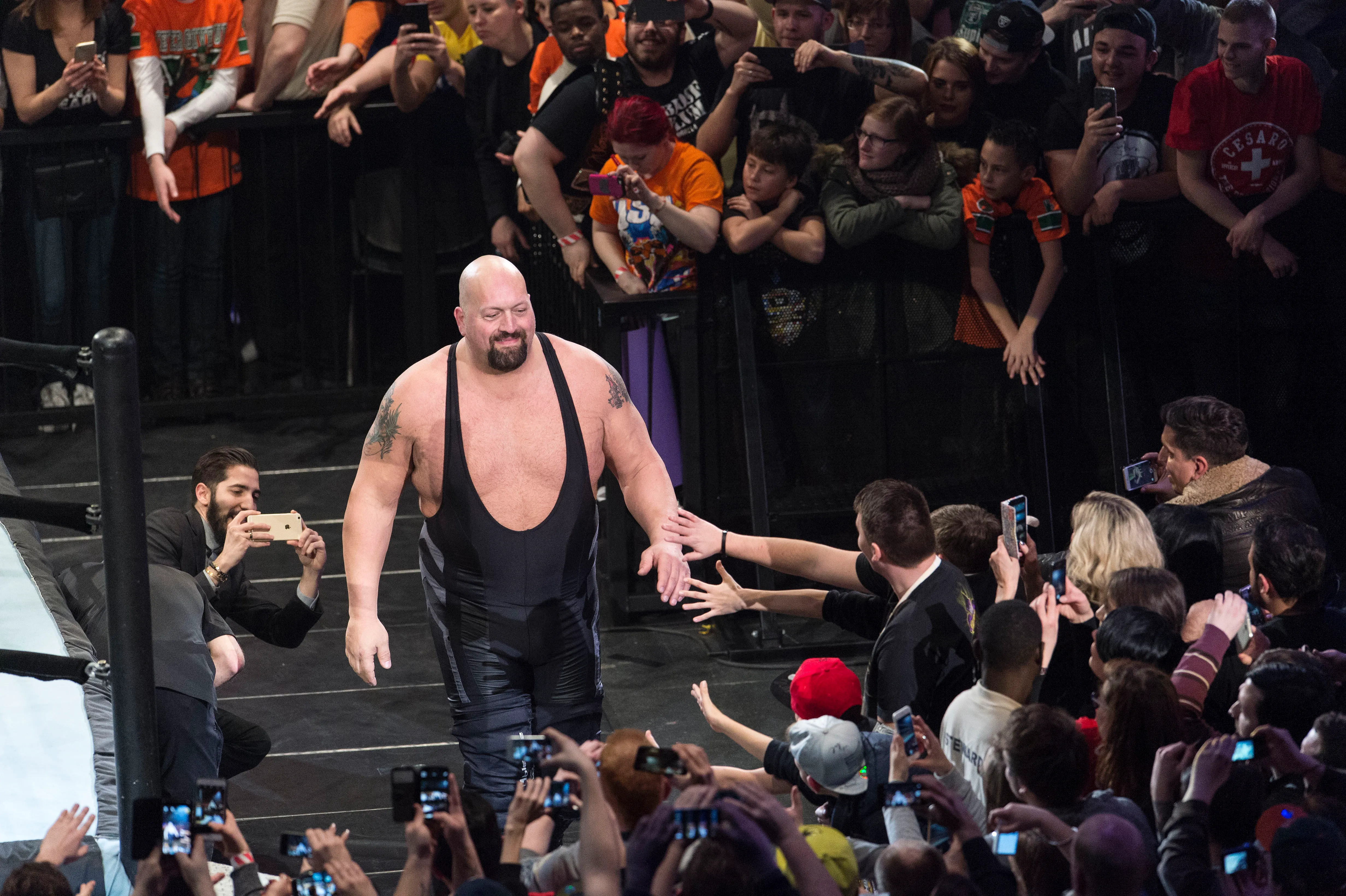 COLOGNE, GERMANY - FEBRUARY 11: Big Show during WWE Road to WrestleMania at the Lanxess Arena on February 11, 2016 in Cologne, Germany. (Photo by Marc Pfitzenreuter/Getty Images) COLOGNE, GERMANY - FEBRUARY 11: Big Show during WWE Road to WrestleMania at the Lanxess Arena on February 11, 2016 in Cologne, Germany. (Photo by Marc Pfitzenreuter/Getty Images)
