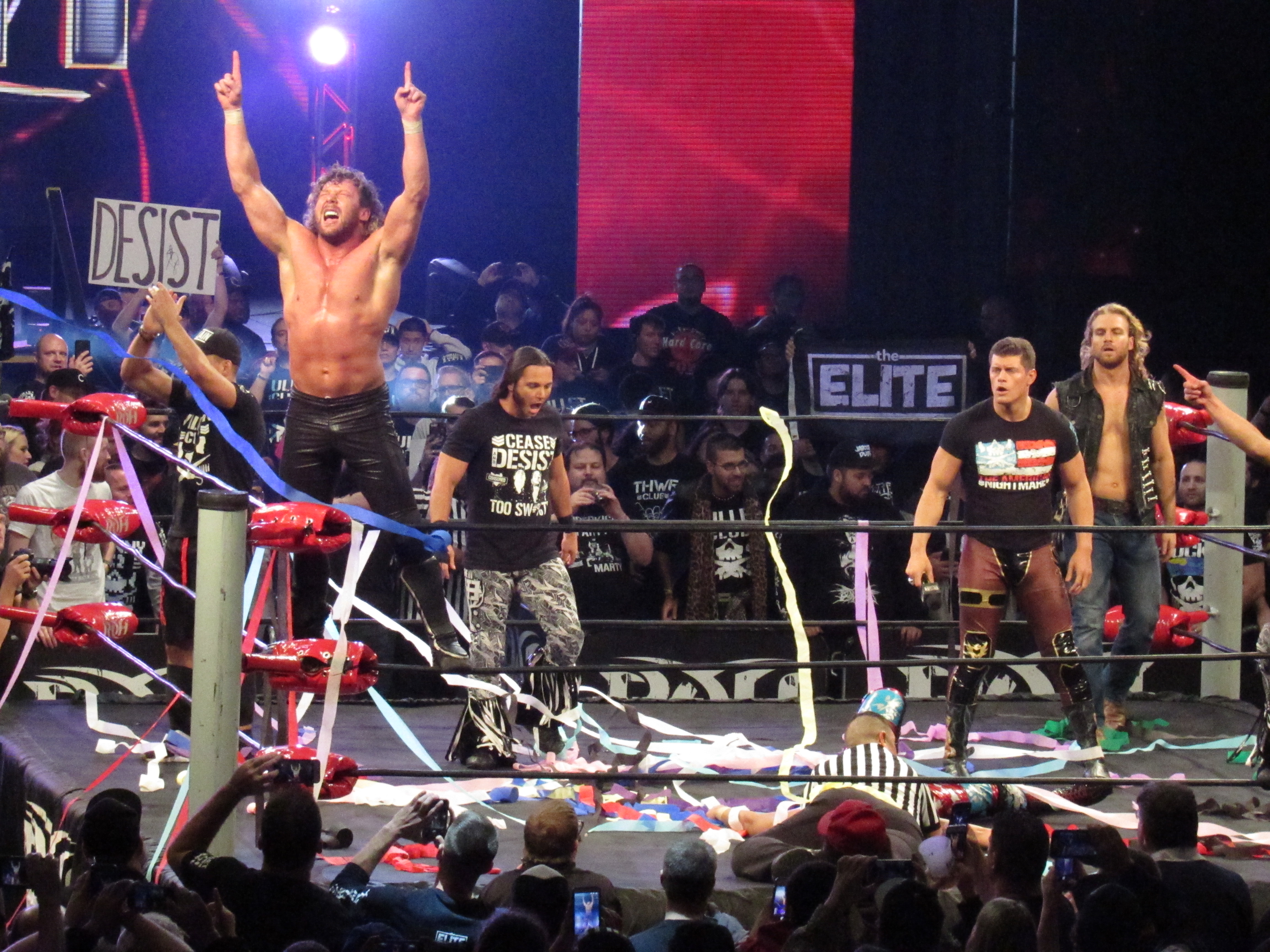 Bullet Club Teases Hulk Hogan & Steve Austin For WK12, Top 10 WWE Smackdown Live Moments (Video)