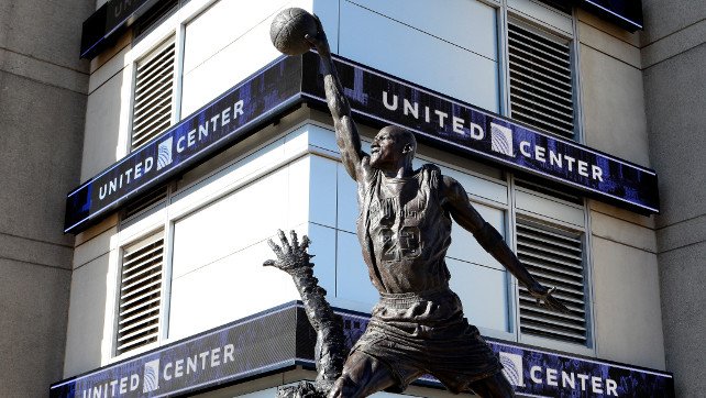 United Center, Bulls, Blackhawks sell naming rights to premium