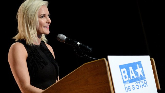 Breaking: Renee Young To Be Guest Commentator On Next Week’s Raw Breaking: Renee Young To Be Guest Commentator On Next Week’s Raw