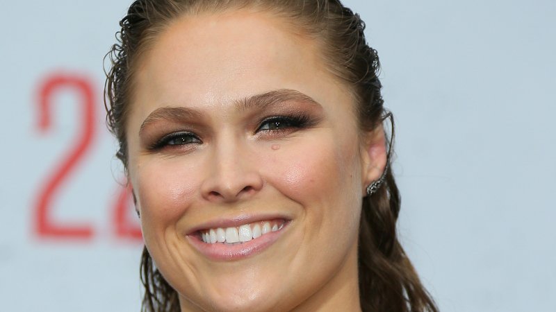 Ronda Rousey Becomes Raw Women’s Champion Ronda Rousey Becomes Raw Women’s Champion