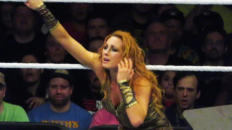 Nia Jax Gets Heated Reaction From Survivor Series Audience; Chris Nowinski On Becky Lynch’s ‘Doctor Jail’ Comment