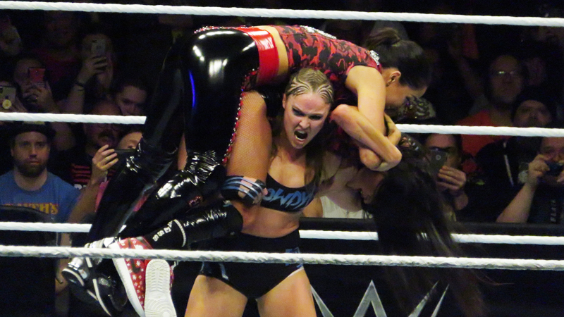 WWE RAW Review – Get These (Broken) Hands (11/19/18) WWE RAW Review – Get These (Broken) Hands (11/19/18)