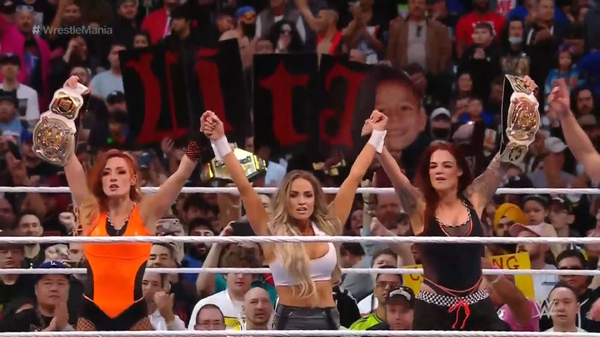 Becky Lynch, Lita, And Trish Stratus Beat Damage CTRL At WrestleMania 39 -  Wrestlezone