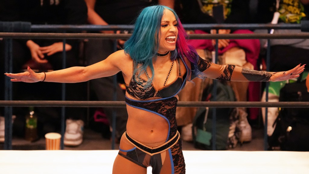 Mercedes Moné Claps Back At Fan Who ‘Heard’ She Left WWE Over Creative