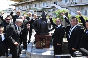NJPW Antonio Inoki Statue