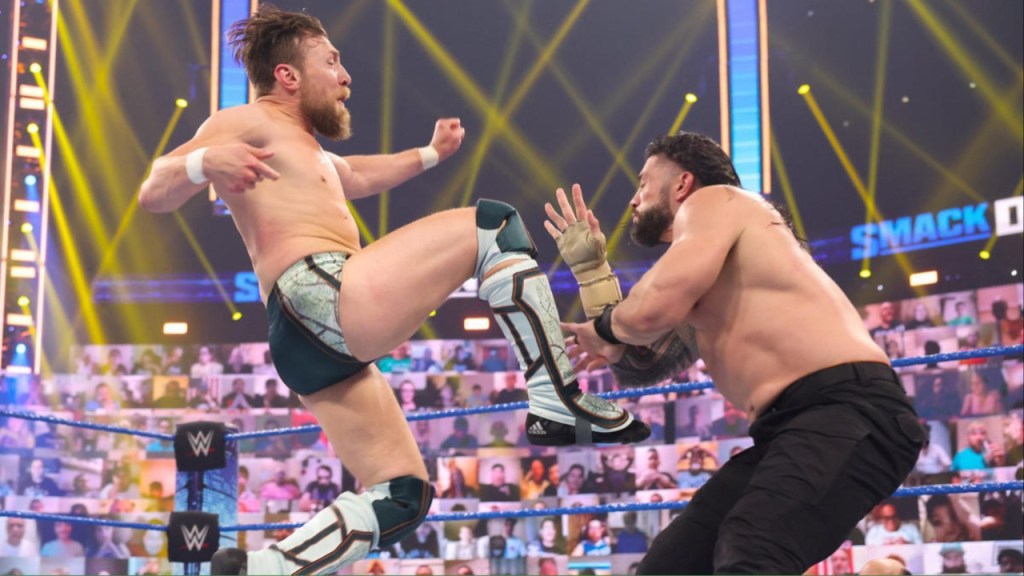 Daniel Bryan vs. Roman Reigns on WWE SmackDown