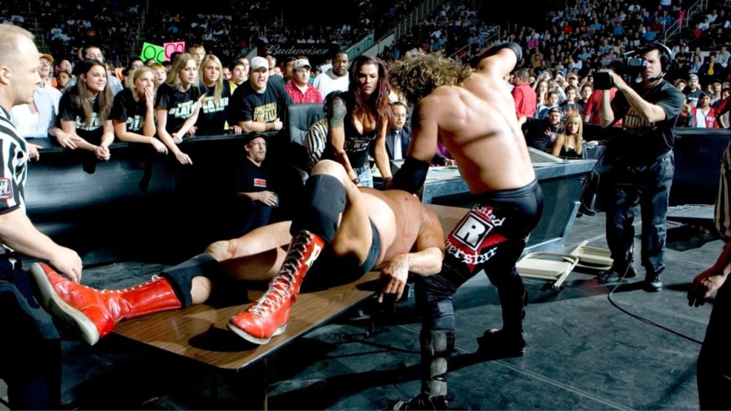 WWE RAW #660