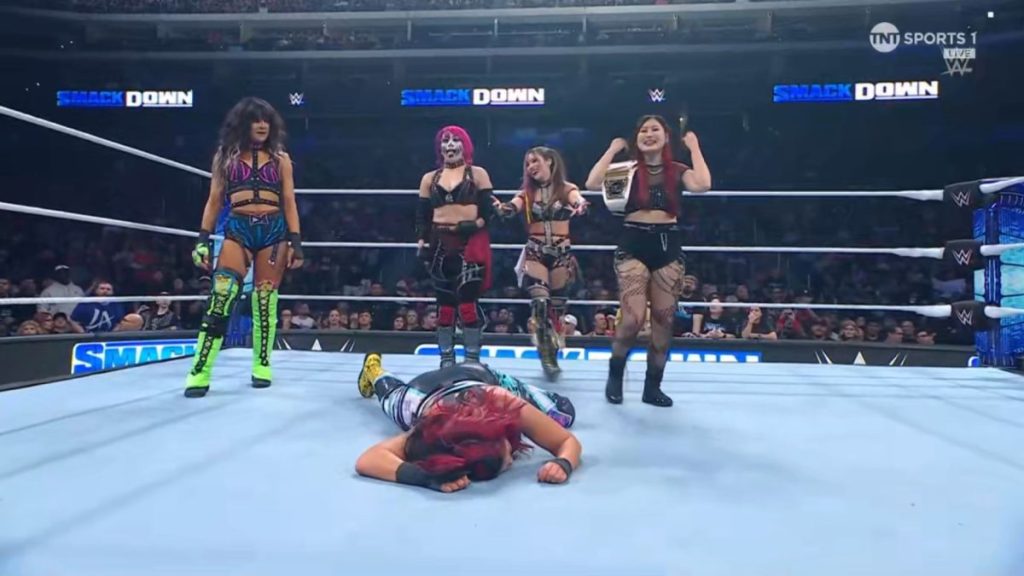 Dakota Kai Damage CTRL turns on Bayley WWE SmackDown