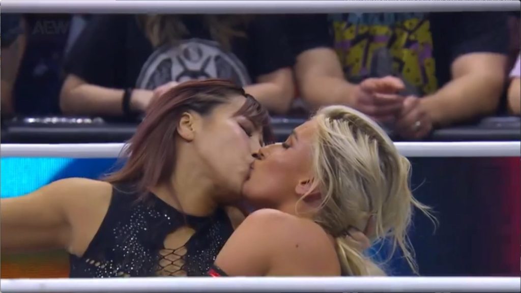 Mina Shirakawa kissing Mariah May AEW Dynamite