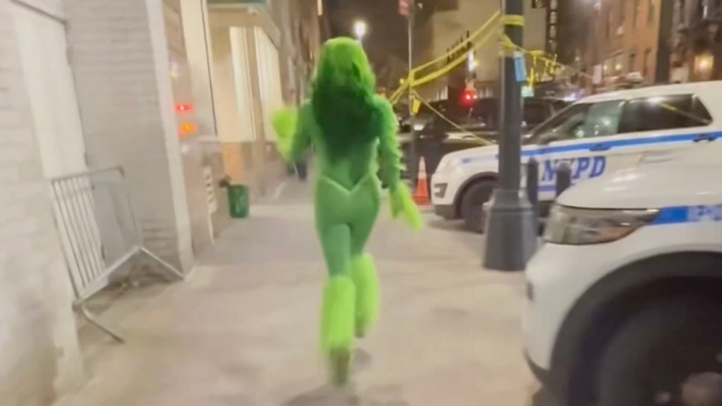 taya valkyrie sexy grinch aew