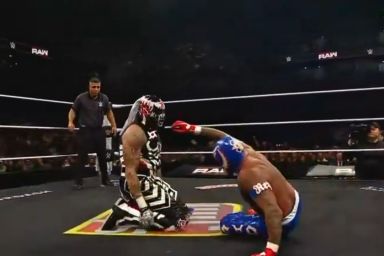 Penta vs Rey Mysterio WWE RAW