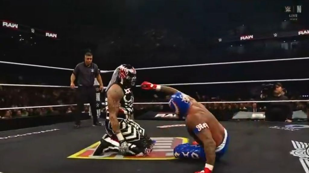 Penta vs Rey Mysterio WWE RAW