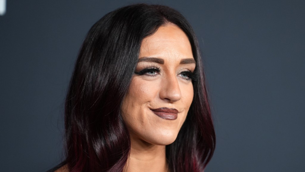 Alba Fyre Reveals ‘Sad Fact’ About Her Robin Williams Fandom