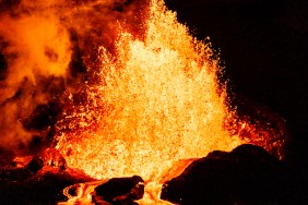 WWE volcano Reina Volcan
