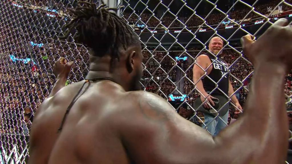 Brock Lesnar Breaks Character After Paul Heyman’s Mic Malfunctions on WWE RAW