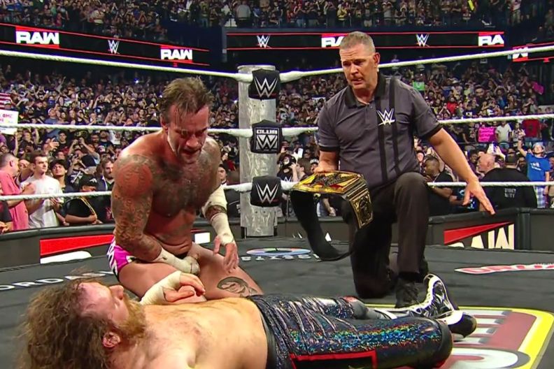 CM Punk defeats Sami Zayn for WWE Championship on RAW