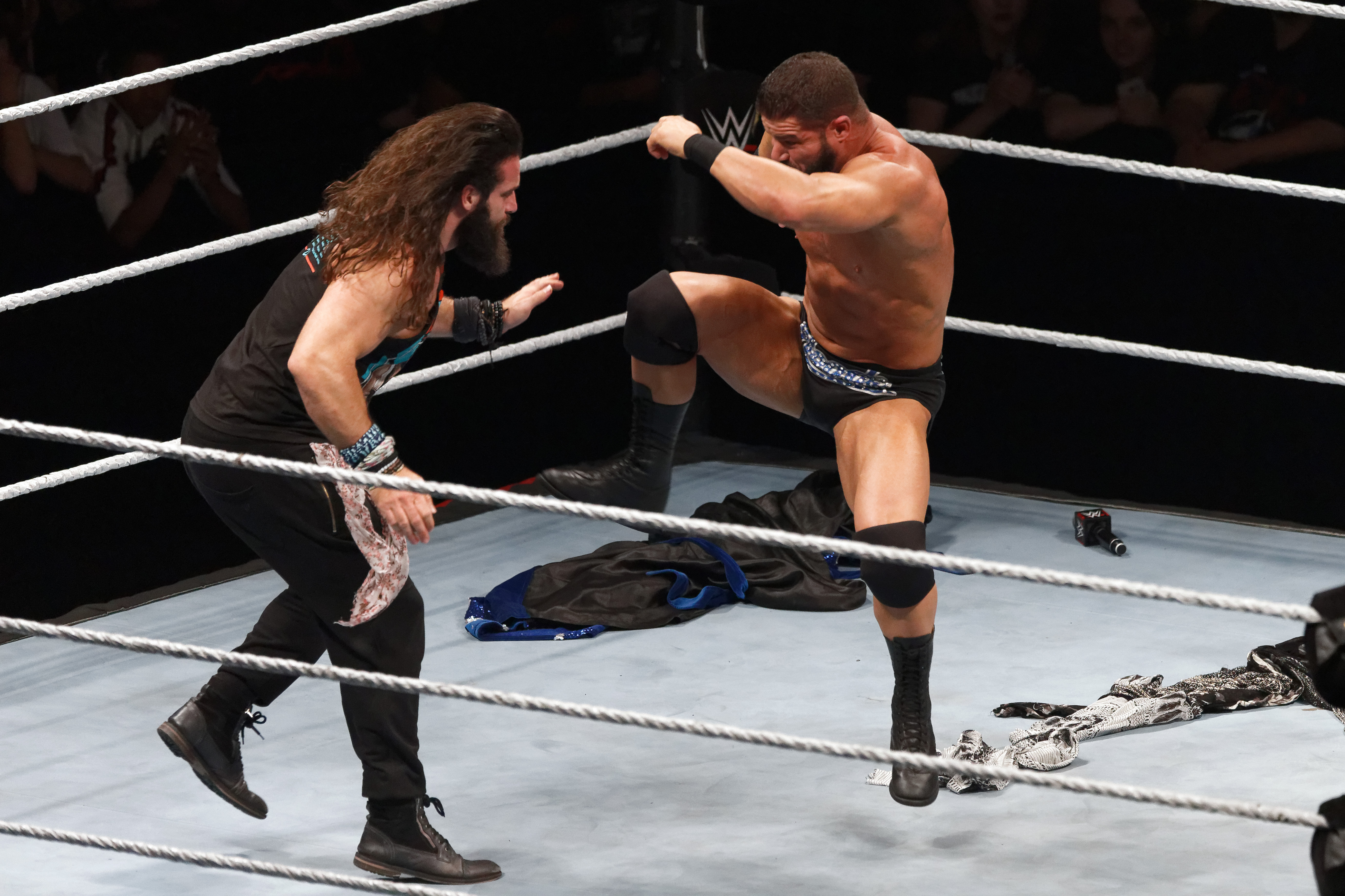 Bobby Roode vs Elias