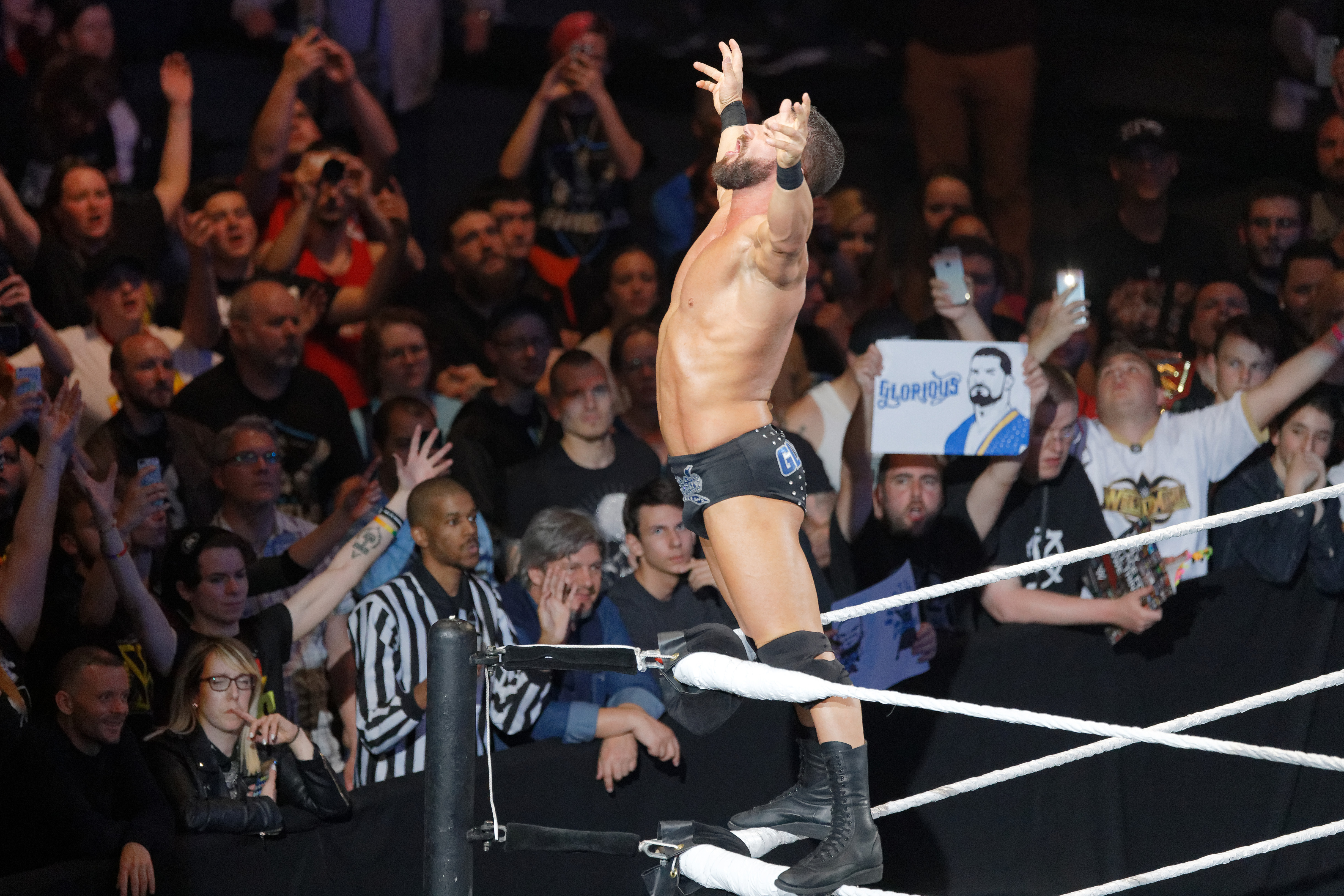 Bobby Roode vs Elias