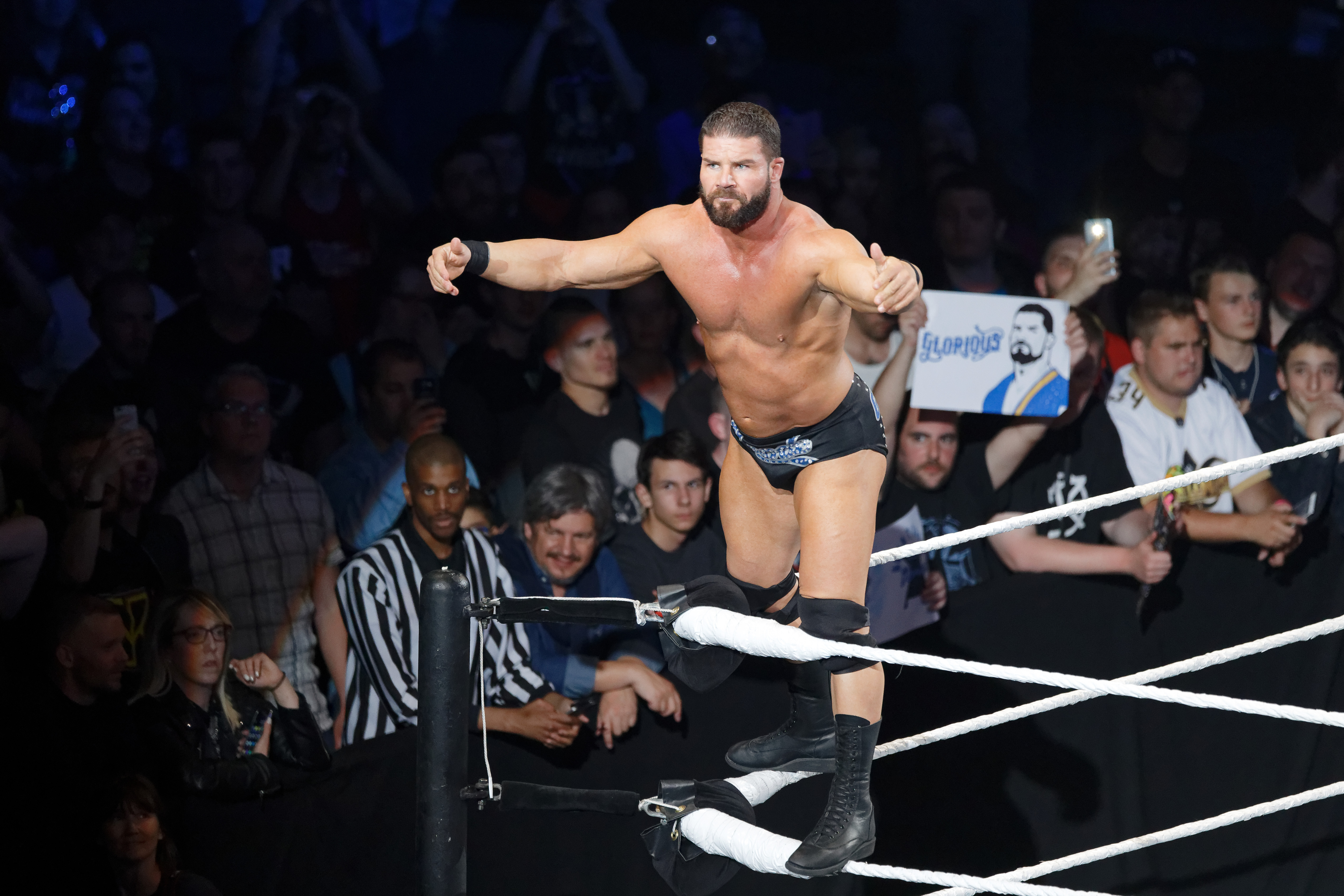 Bobby Roode vs Elias