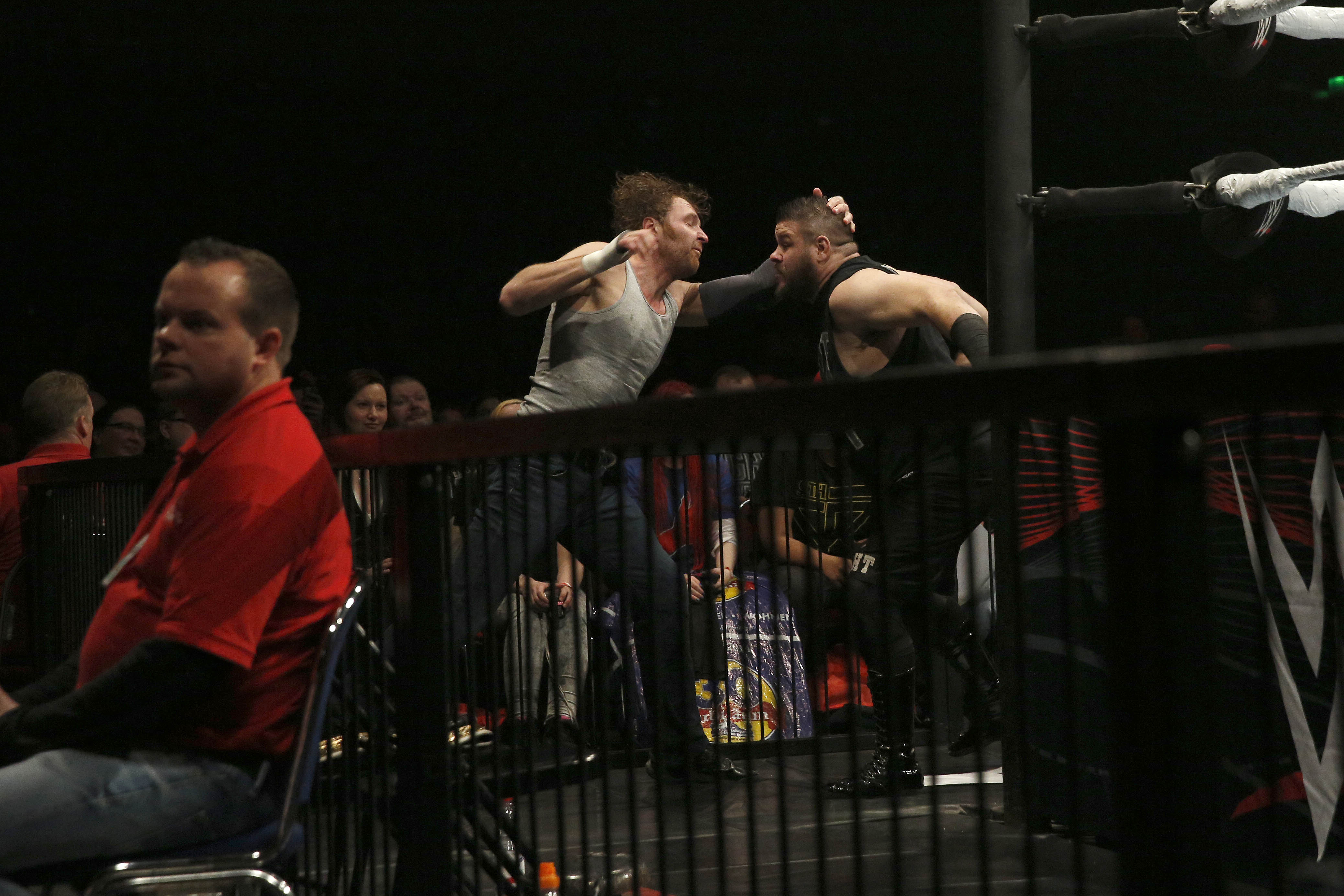 Dean Ambrose vs Kevin Owens
