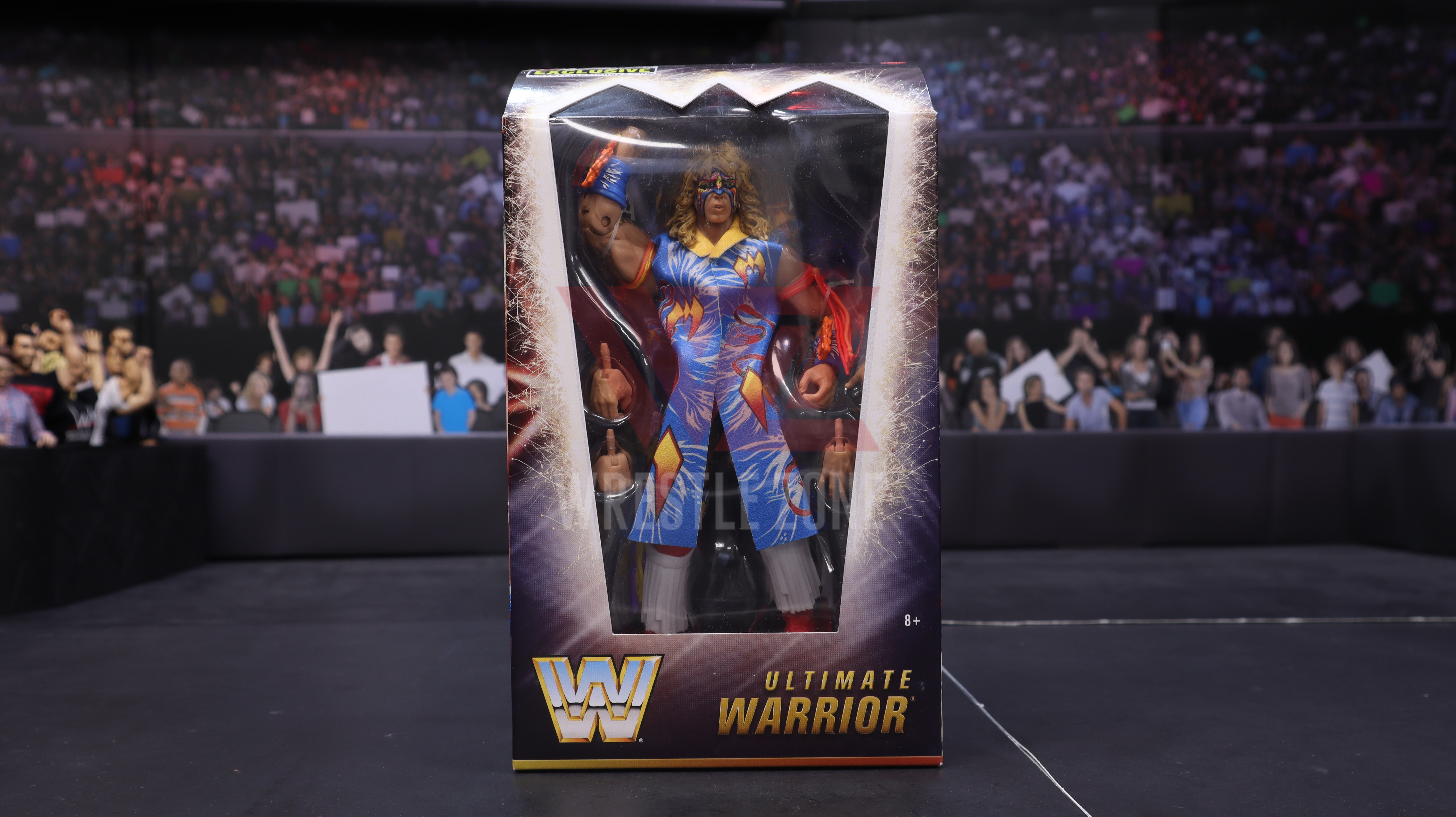 WWE Elite Ultimate Warrior Action Figure - WrestleMania 12, Con Giacca E Mani Intercambiabili - Edizione Ringside